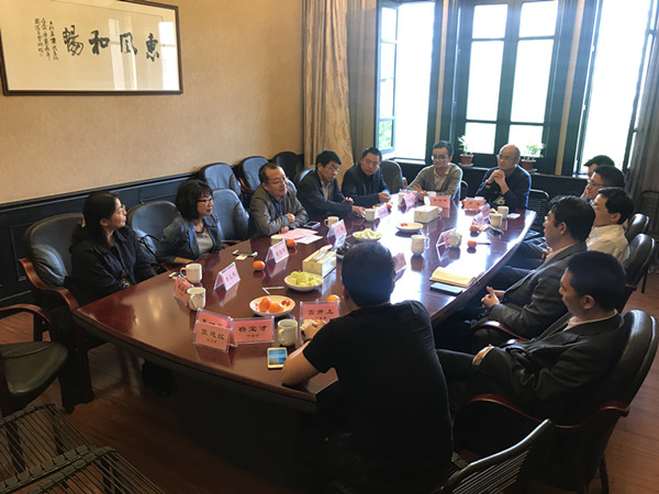 G:\宣传\2017年\4月\浓浓浙理情,拳拳校友心——经管学院走访杭州校友联谊会\浓浓浙理情,拳拳校友心——经管学院走访杭州校友联谊会\微信图片_20170428153118_副本.jpg G:\宣传\2017年\4月\浓浓浙理情,拳拳校友心——经管学院走访杭州校友联谊会\浓浓浙理情,拳拳校友心——经管学院走访杭州校友联谊会\微信图片_20170428153118_副本.jpg